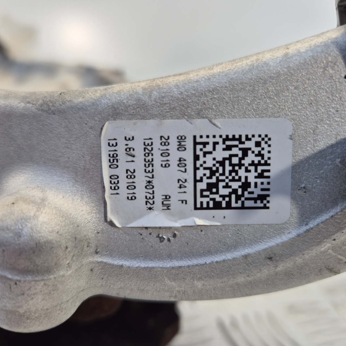 Fuso Mozzo Anteriore Sinistro Audi A4 A5 B9 OEM 2015-2023 OEM 8W0407559 - immagine 3