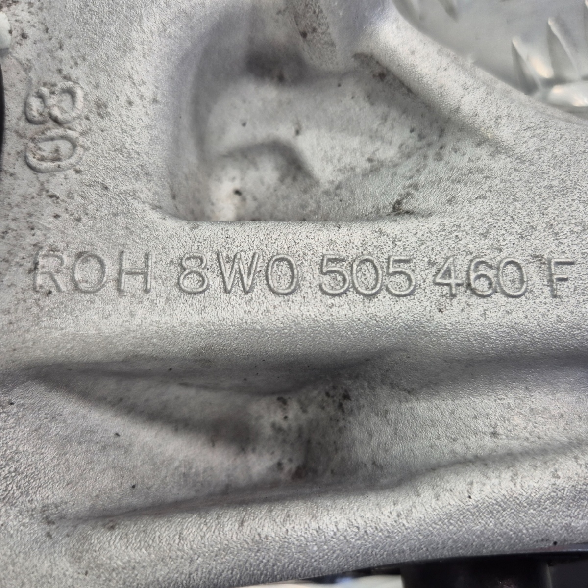 Fuso Portamozzo Posteriore Destro Audi A4 A5 Q5 2015–2024 OEM 8W0505460F - immagine 8