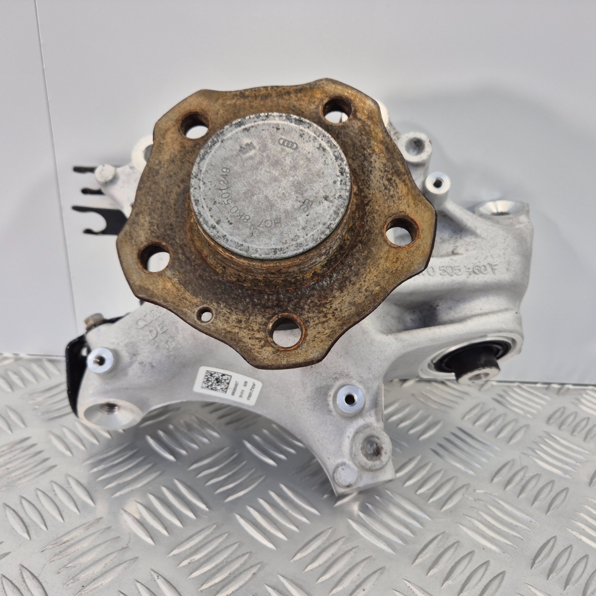 Fuso Portamozzo Posteriore Destro Audi A4 A5 Q5 2015–2024 OEM 8W0505460F - immagine 5