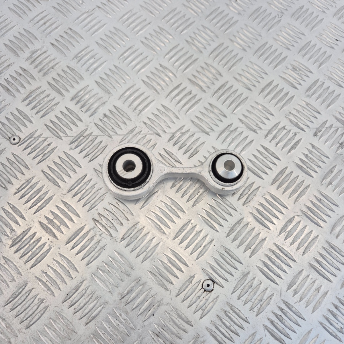 Braccio oscillante posteriore superiore BMW Serie 5 Serie 6 Serie 7 – OEM 3332 6775683