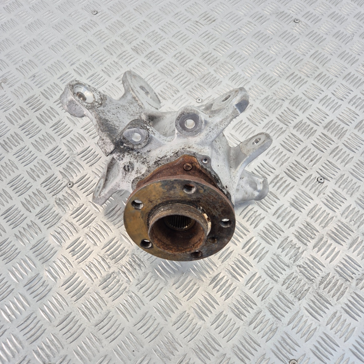 Fusello anteriore BMW Serie 5, 6, 7 – Codice OEM 6796100