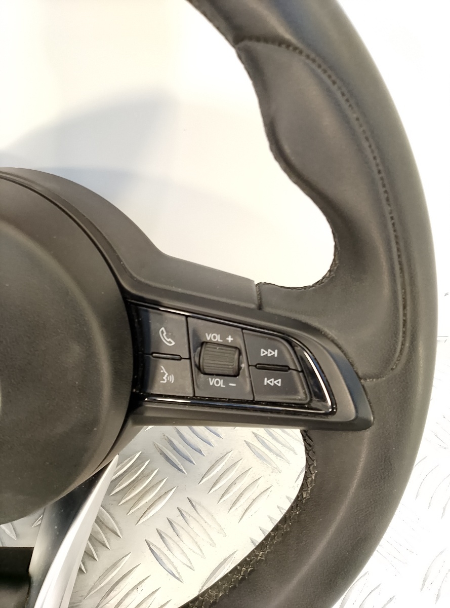 Volante Multifunzionale Alfa Romeo Tonale Stelvio Giulia OEM KSS-3719906899CDU-AF - immagine 4