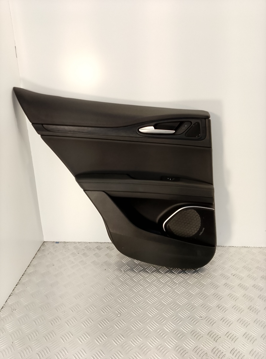 Pannello Porta Posteriore Sinistro Alfa Romeo Stelvio 949 OEM 156197052