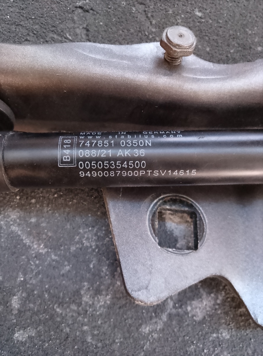 Staffa Cofano con Pistone Alfa Stelvio Q4 949 2.2 2.0 OEM 00505354500 - immagine 3