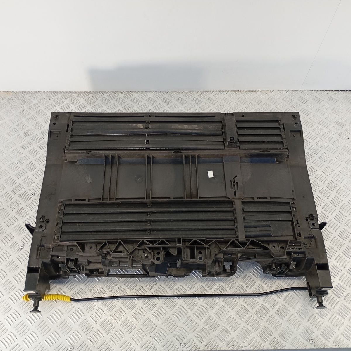 Griglia | Frontale Radiatore Attiva Ford OEM L1TB-S16E146-A / M1TB-S16E146-A - immagine 4