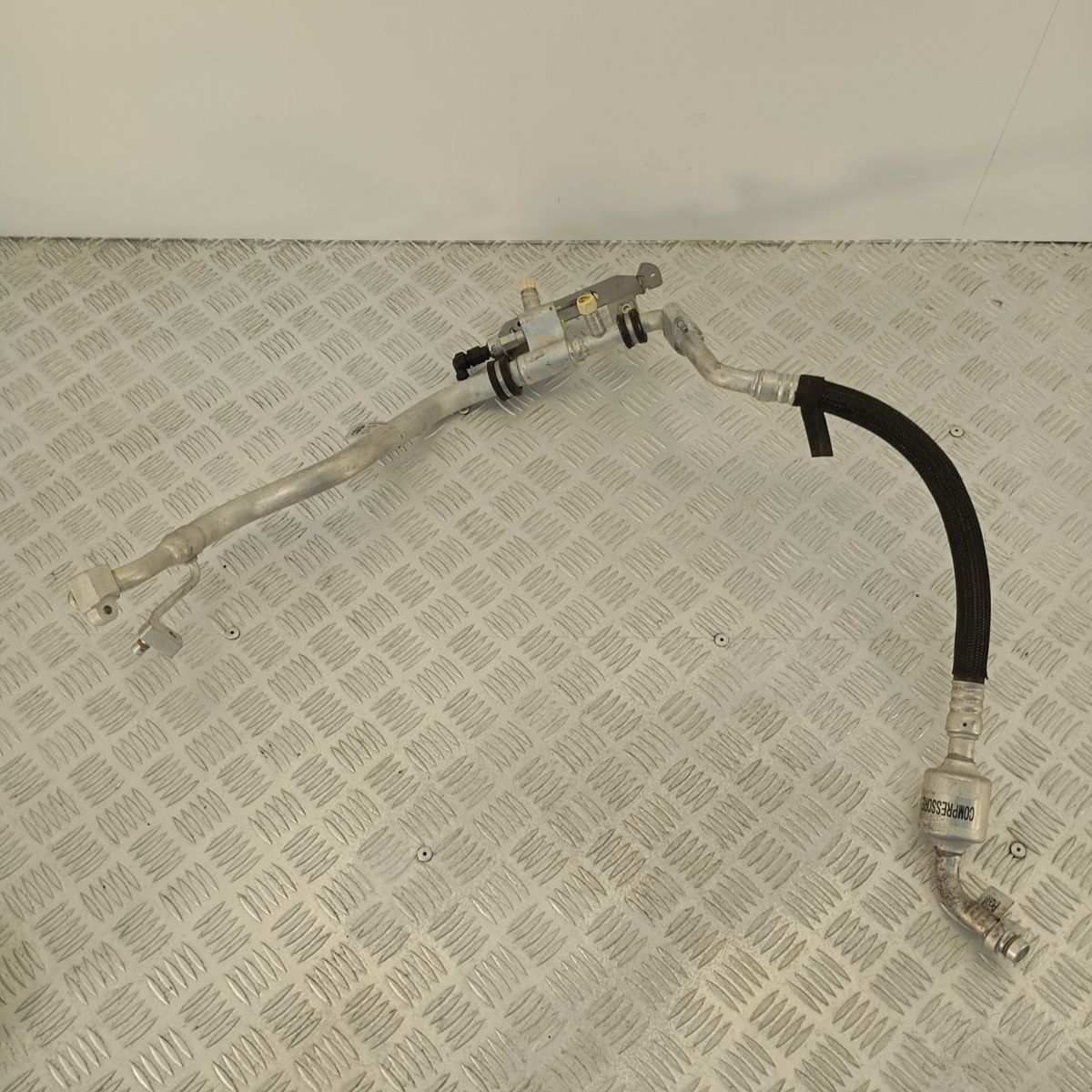 Tubo Compressore A/C Alfa Romeo Stelvio 2.2 Diesel 210CV OEM 00505353030 - immagine 2