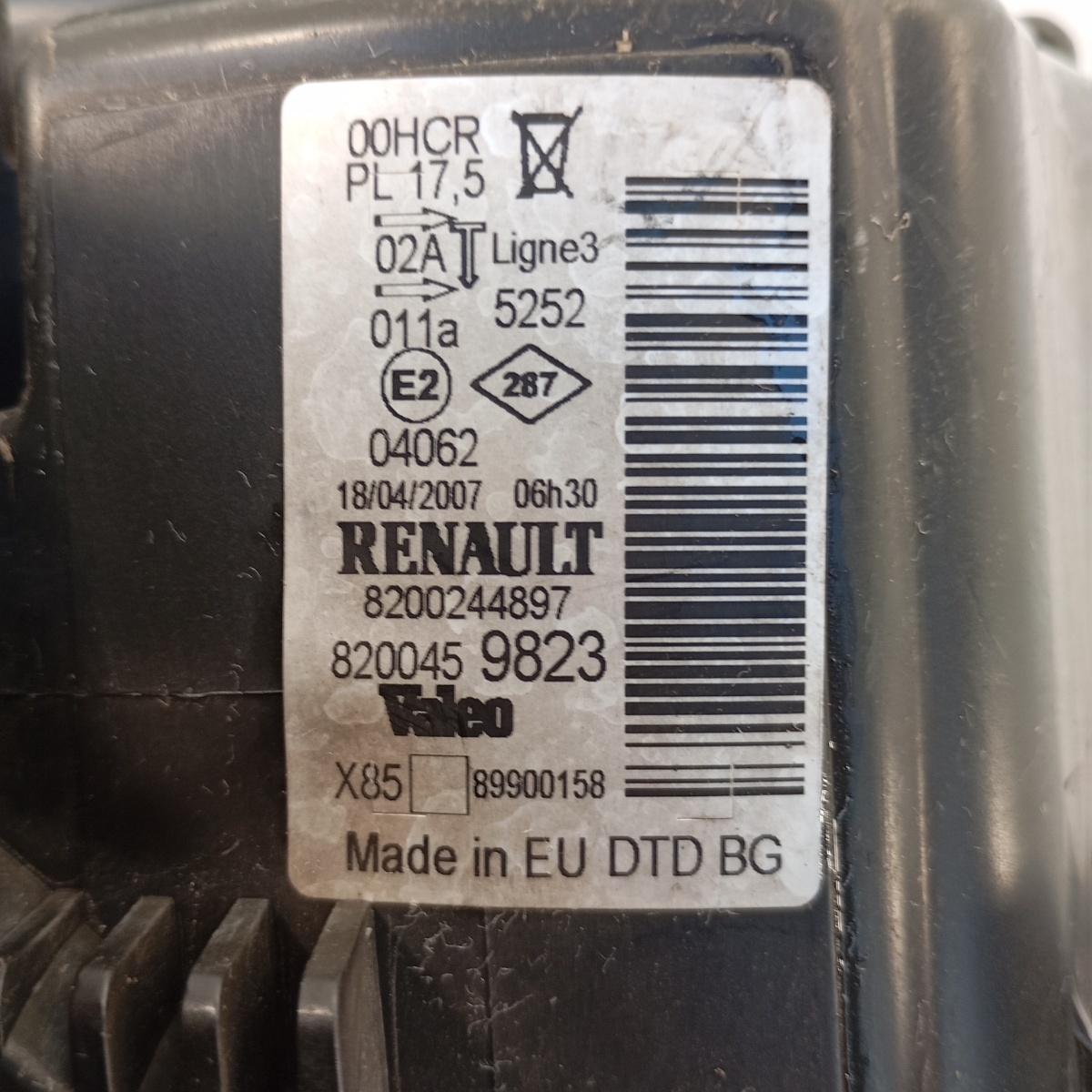 Faro anteriore destro Renault Clio III 2005-2012 OEM 8200244897 (leggeri graffi) - immagine 2