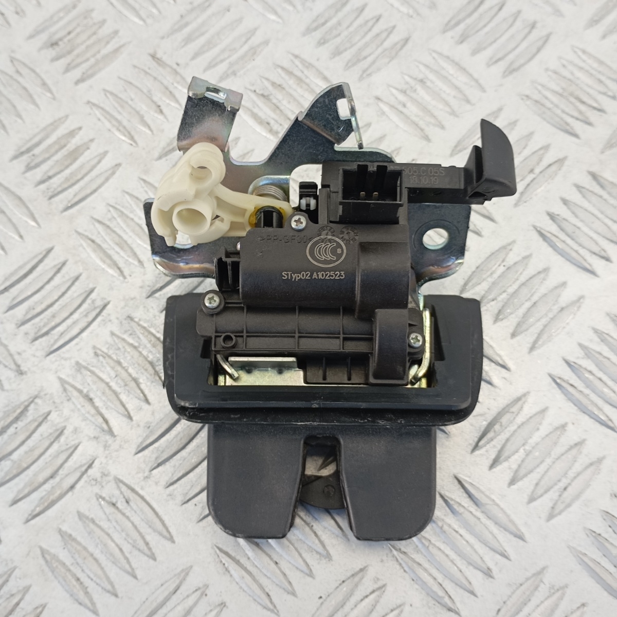 Serratura Elettrica Cofano Posteriore Audi A4 B9 OEM 8W9827505C