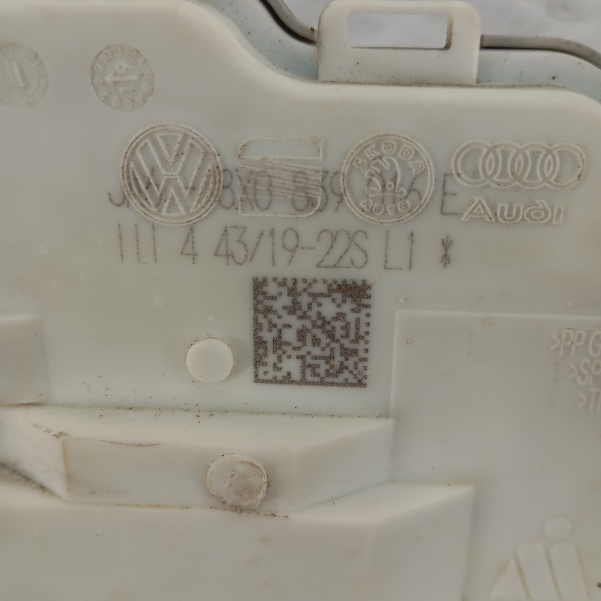 Serratura porta posteriore destra Audi A4 B9/B9.5, A5 F5, Q5 FY 2015-2023 OEM 8X0839016E - immagine 7