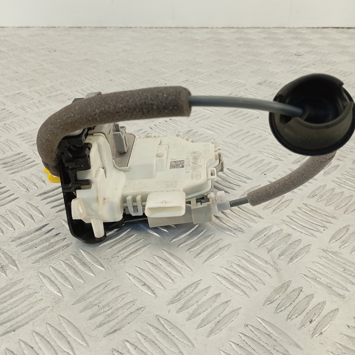 Serratura porta posteriore destra Audi A4 B9/B9.5, A5 F5, Q5 FY 2015-2023 OEM 8X0839016E - immagine 3