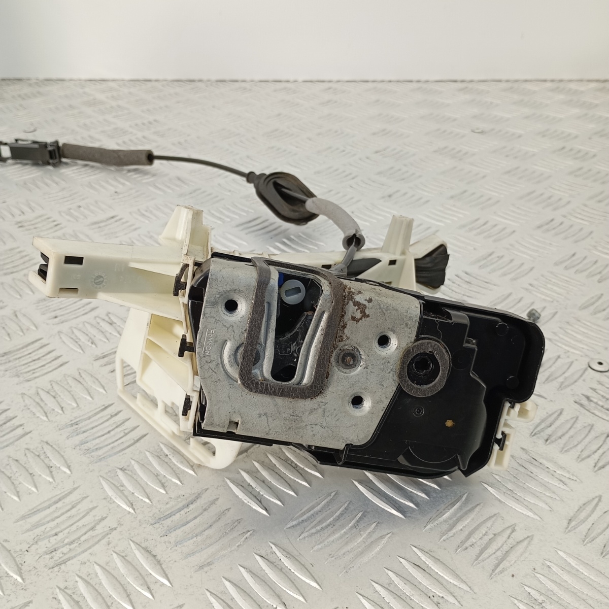 Serratura Porta Post. DX Ford Puma Fiesta Focus 2017–2023 OEM H1BA-A26412-CE - immagine 6