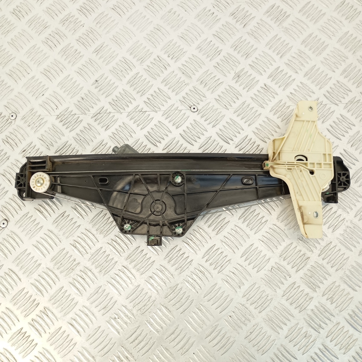 Alzacristallo Posteriore Destro Peugeot 3008 II OEM 9810488480 Bosch 6 Fili