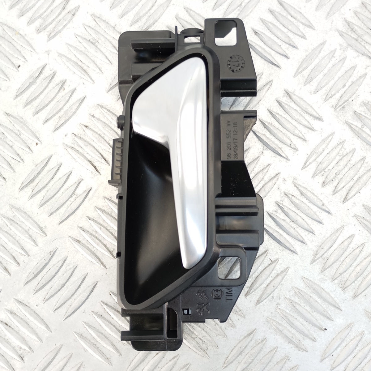 Maniglia Interna Posteriore Destra Peugeot 3008 II OEM 98201552VV Cromata ABS - immagine 2