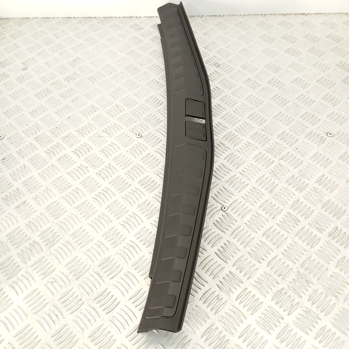 Finitura del Portellone Posteriore/Baule Alfa Romeo Stelvio OEM 156126138