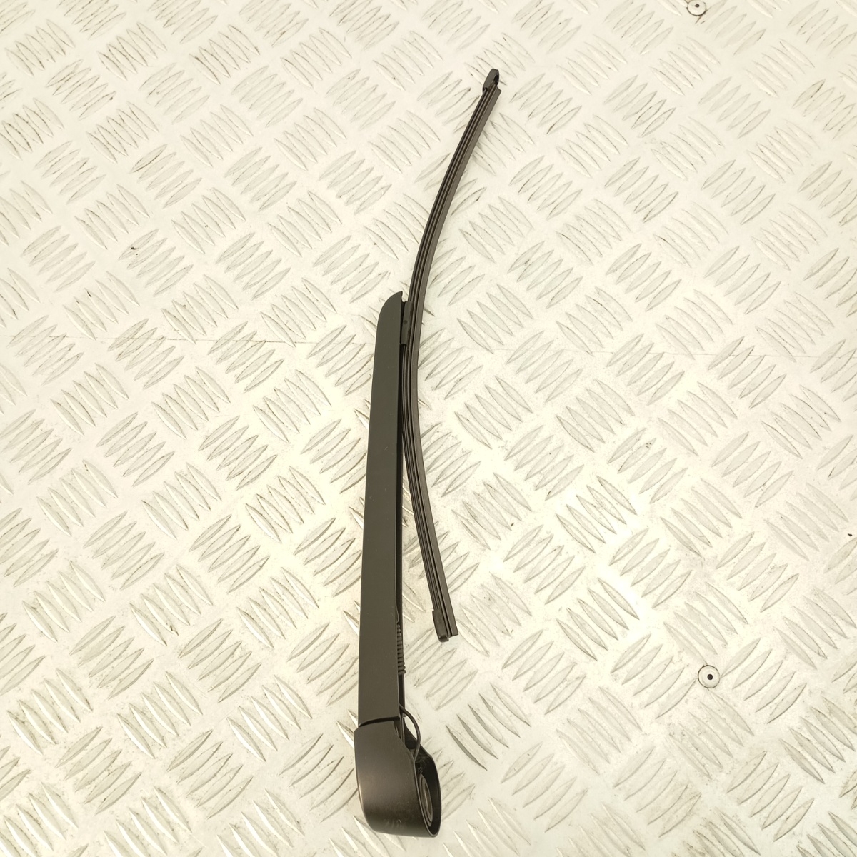 Braccio Tergilunotto Posteriore Audi A4 Avant B9 OEM 8W9955407 - immagine 2