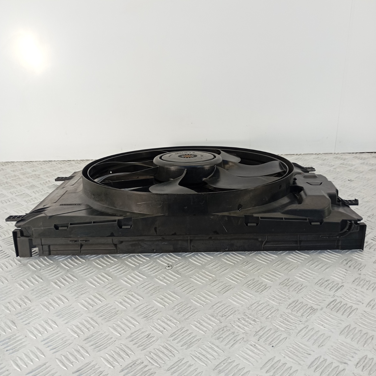 Elettroventola Radiatore Mercedes A W176 GLA X156 CLA C117 OEM A2465000064 - immagine 3