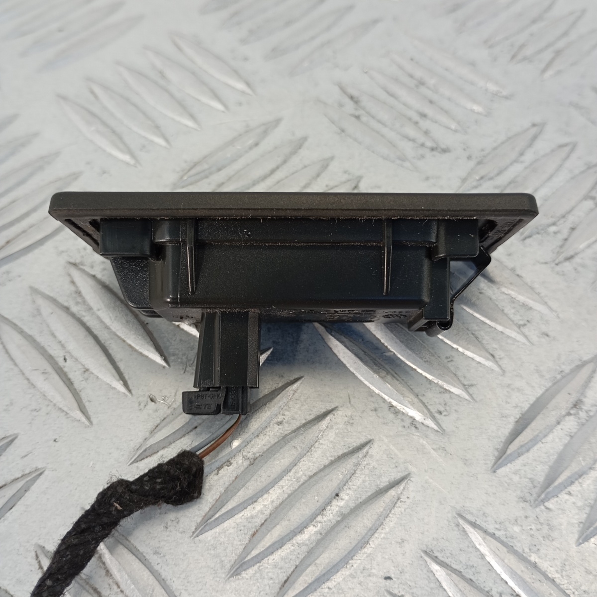 Luce Targa LED Posteriore Audi Q2 VW Tiguan II 5NA943021 Valeo - immagine 3