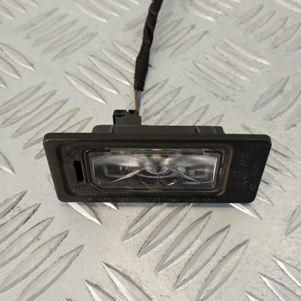 Luce Targa LED Posteriore Audi Q2 Q3 VW Tiguan II T-Roc 5NA943021 - immagine 3