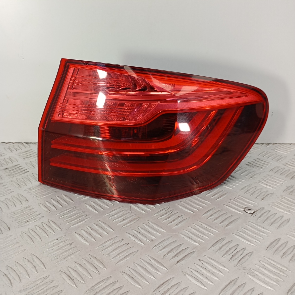 Fanale Posteriore Destro BMW Serie 5 F10 F11 OEM Hella 188180-02 4 Fili