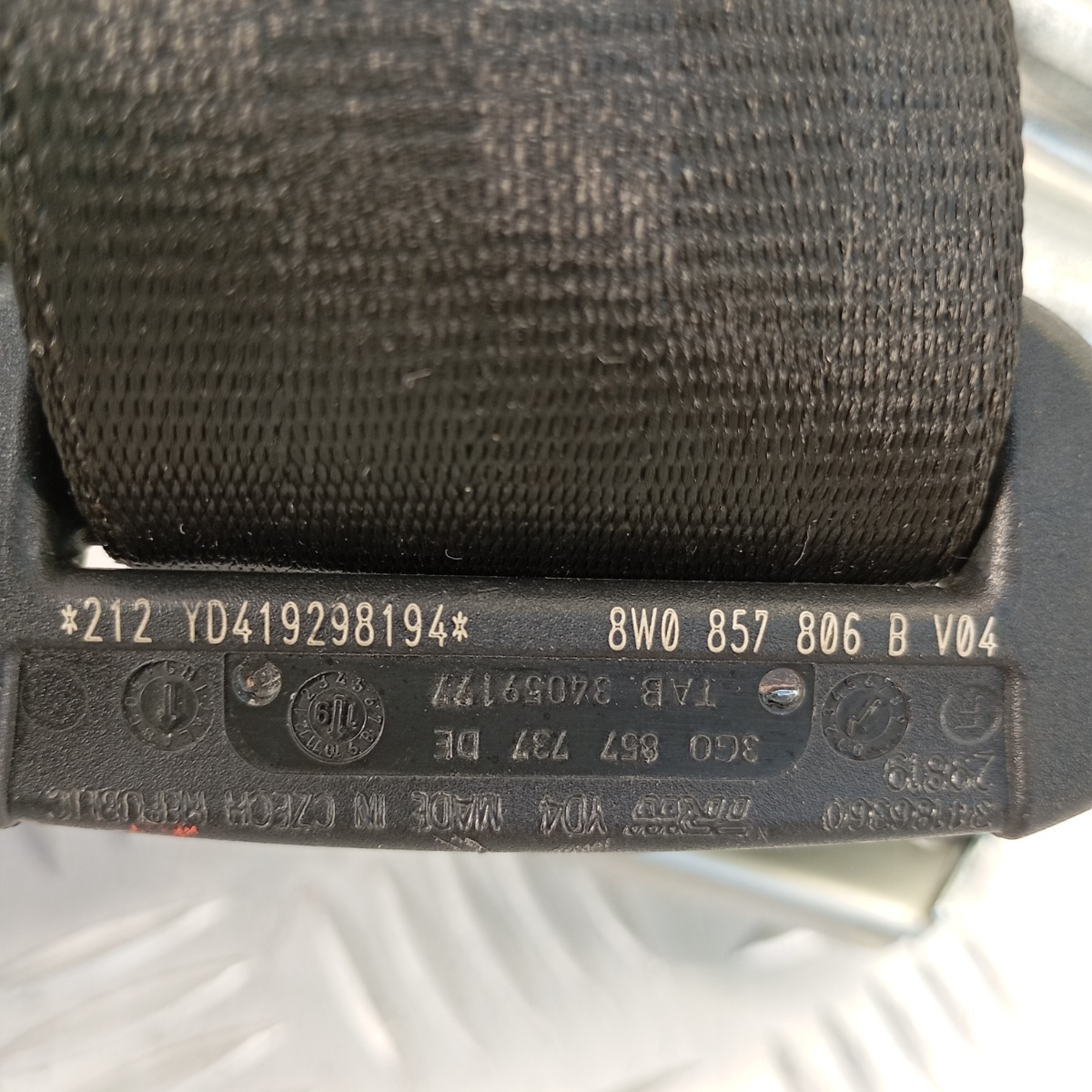 Cintura sicurezza posteriore destra Audi A4 A5 OEM 8W0 857 806 B V04 - immagine 4