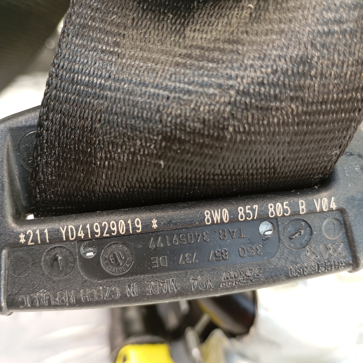 Cintura sicurezza posteriore sinistra Audi A4 A5 OEM 8W0 857 805 B V04 - immagine 5