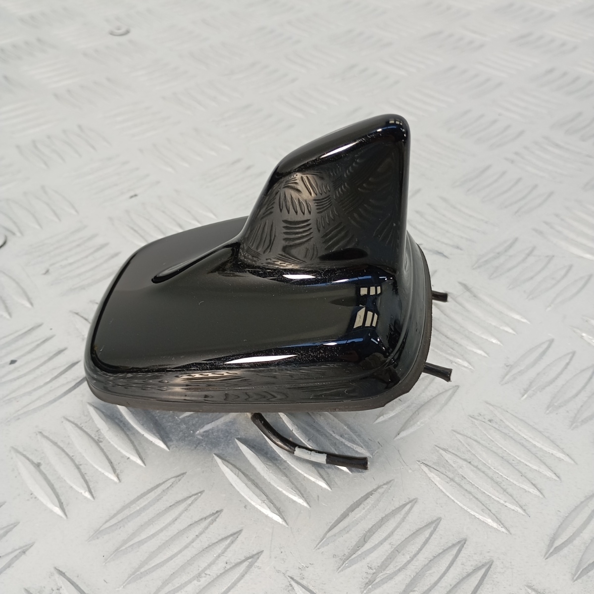 Antenna Pinna Tetto Audi A4 RS5 RS5 Sportback B9.5 2020–2024 OEM 4M0035503N - immagine 3