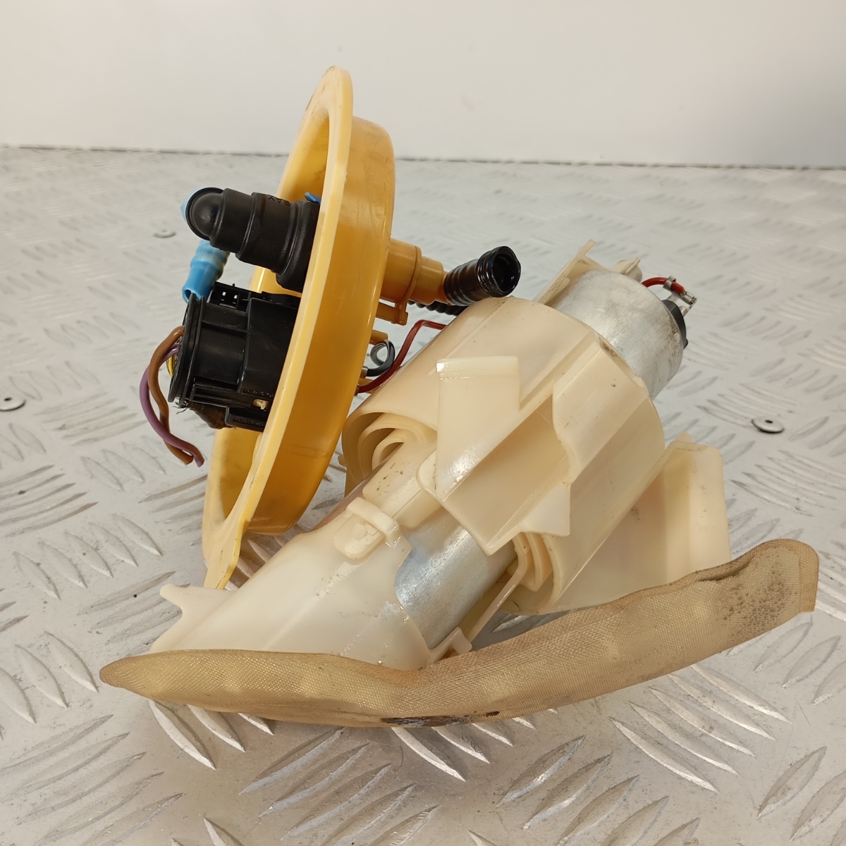 Modulo Pompa Carburante BMW F10 F11 F07 2.0 3.0 4.4 7217065 - immagine 4