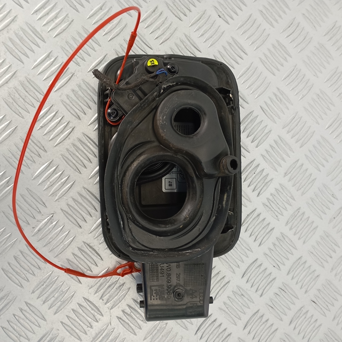 Sportellino Serbatoio Diesel AdBlue Audi A4 B9 A5 F5 Facelift 8W0809906D - immagine 3
