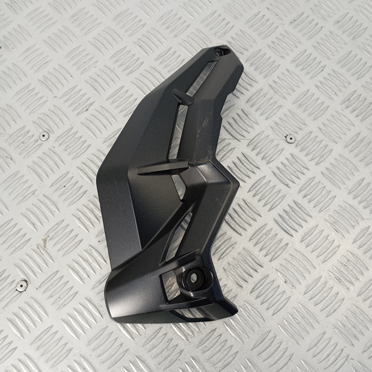 Puntale Carena Destra Kawasaki Z900 2017–2023 OEM 55028-0610 - immagine 2