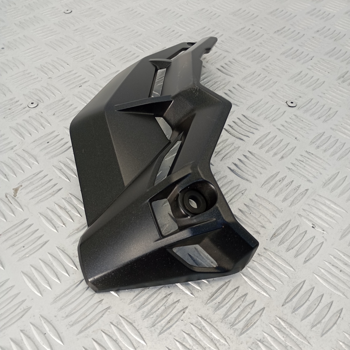 Puntale Carena Destra Kawasaki Z900 2017–2023 OEM 55028-0610 - immagine 5