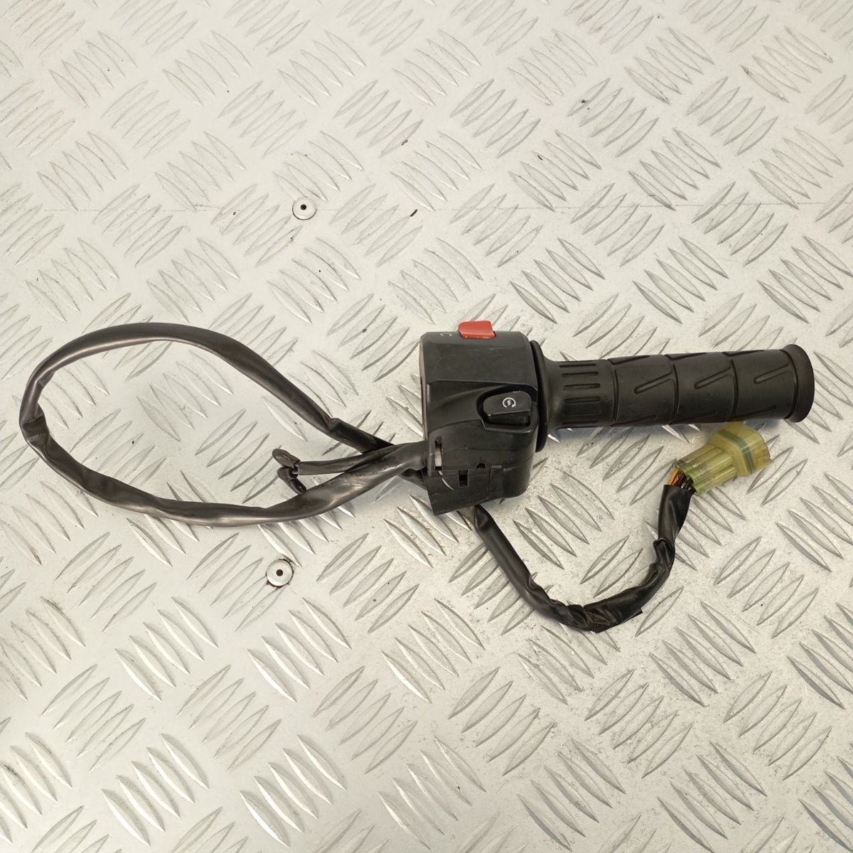 Manopola Acceleratore Destra Kawasaki Z900 2017–2023 OEM Comando Gas Start Stop - immagine 5