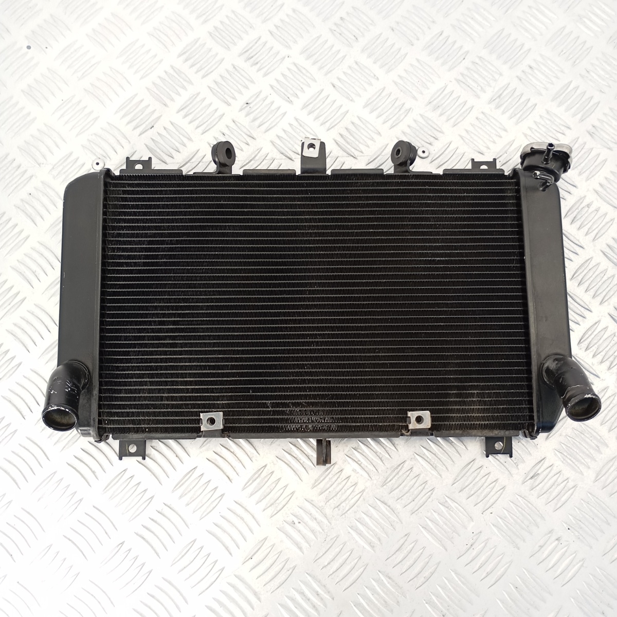 Radiatore Acqua Kawasaki Z900 2017–2023 Raffreddamento Motore OEM 425081