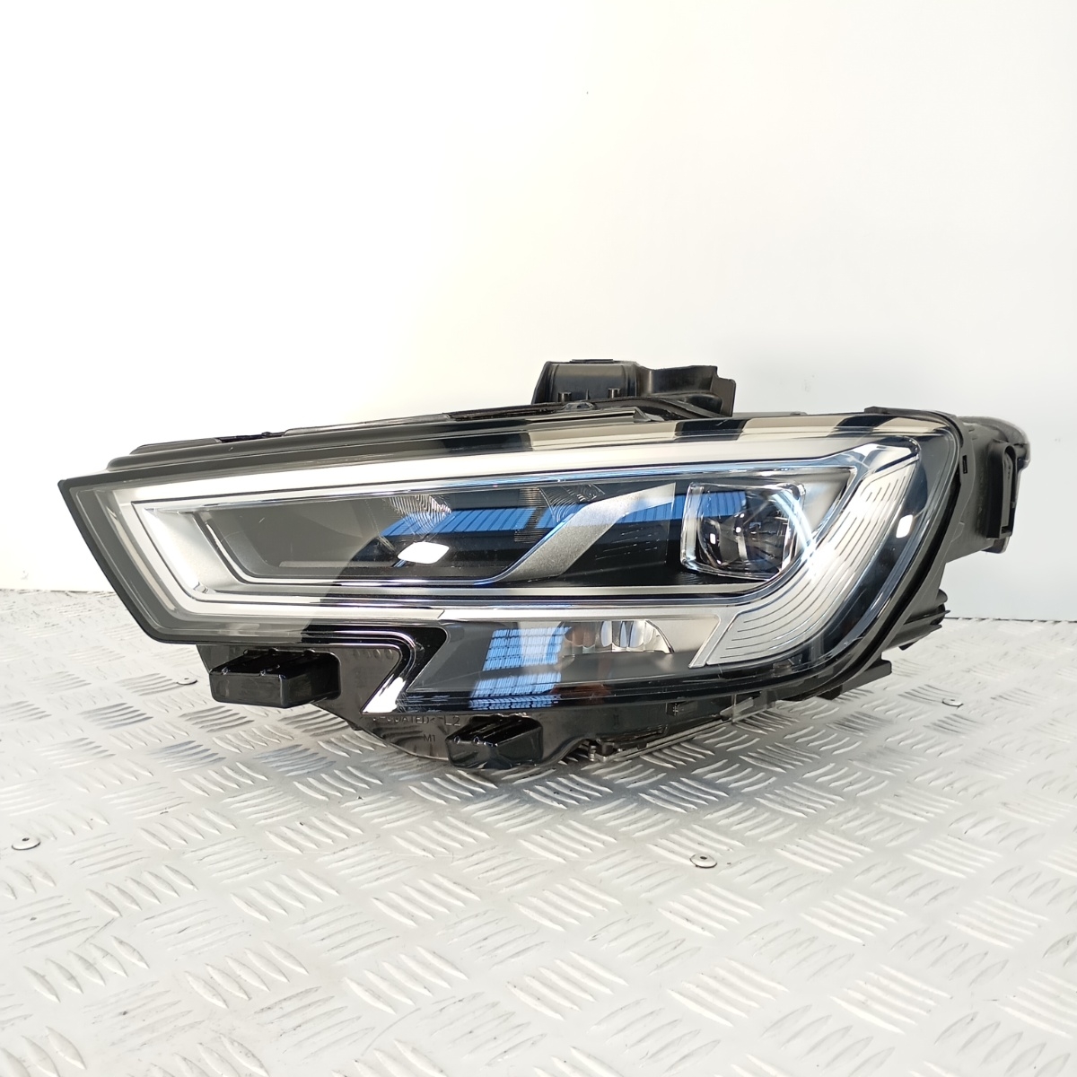 Faro Anteriore Sinistro LED Audi A3 S3 RS3 8V 2016–2020 OEM 8V0 941 033 C