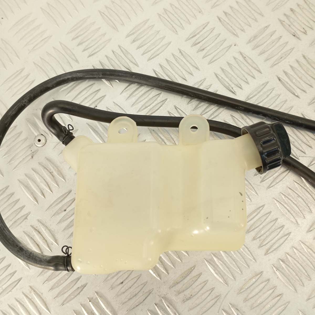 Serbatoio Espansione Liquido Refrigerante Kawasaki Z900 2017- 2023 - immagine 2