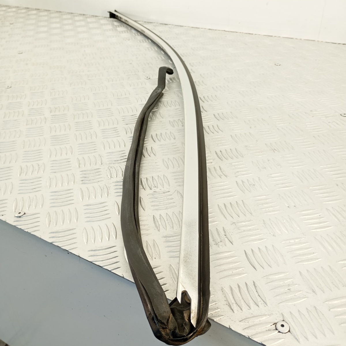Cornice Cromata Guarnizione Porta Anteriore Destra Jaguar XF 2011 - immagine 2