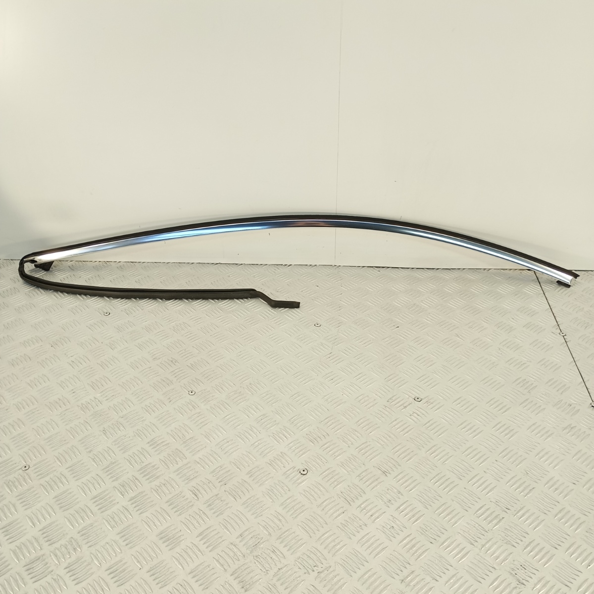 Guarnizione +Profilo Finestrino Porta Ant SX Jaguar XF 2011 EPDM Alluminio