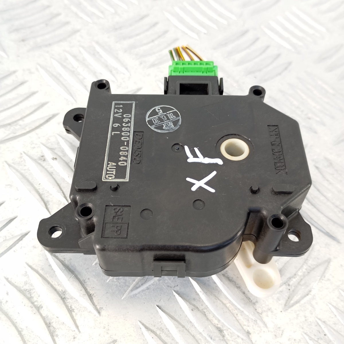 Attuatore Flap Jaguar XF X250 Clima OEM 063800-0840 Denso HVAC 12V Automatico - immagine 4