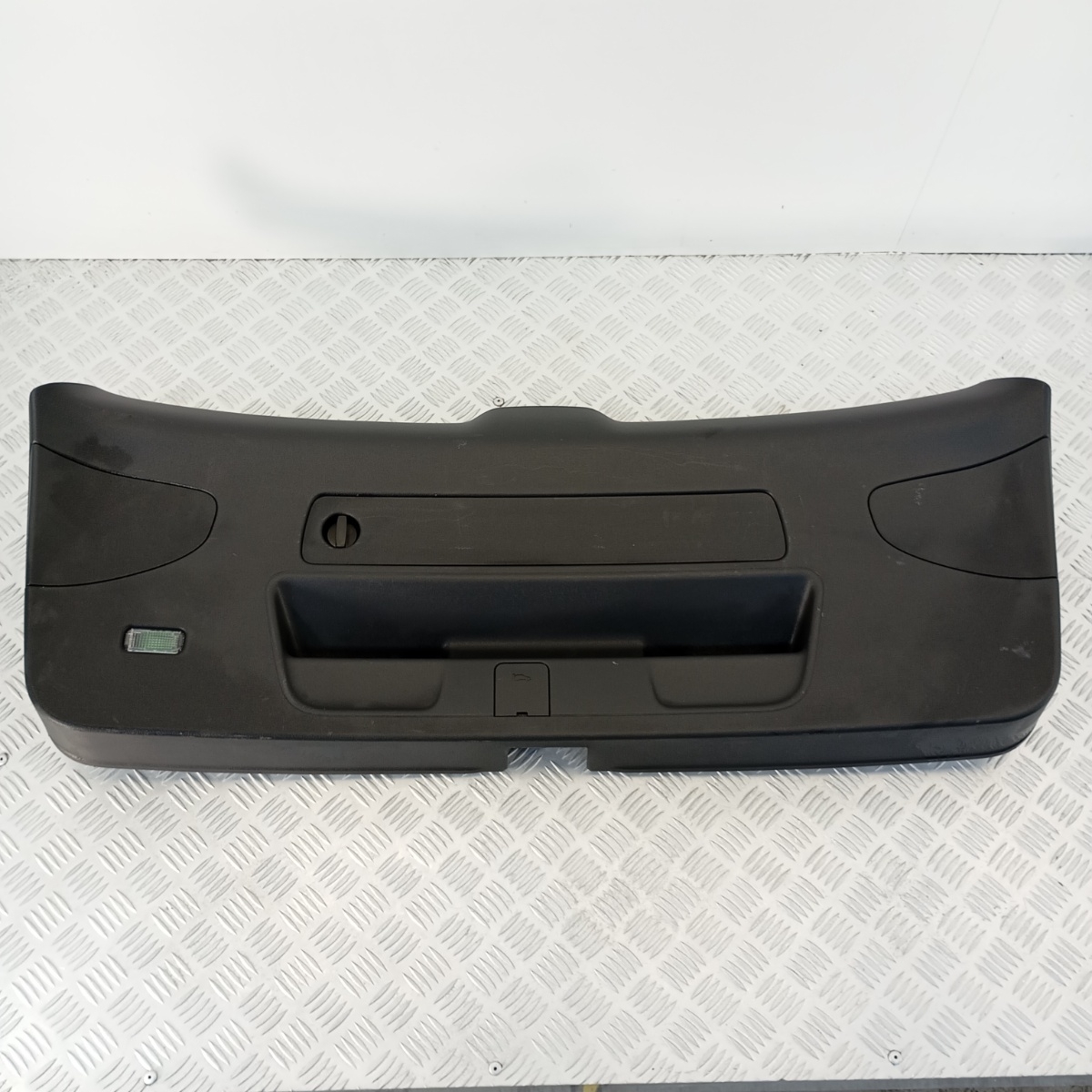 PANNELLO INTERNO PORTELLONE AUDI A4 AVANT ALLROAD B9 2015–2024 OEM 8W9867979 - immagine 5