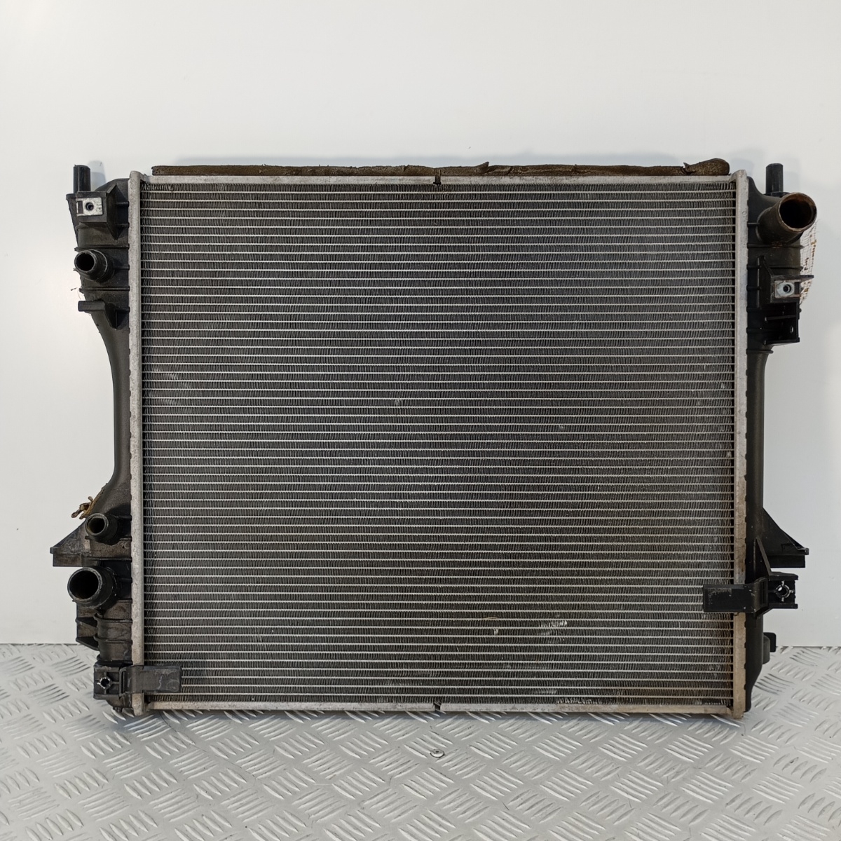 Radiatore Acqua Jaguar XF 3.0D V6 Automatico X250 OEM Diesel - immagine 2