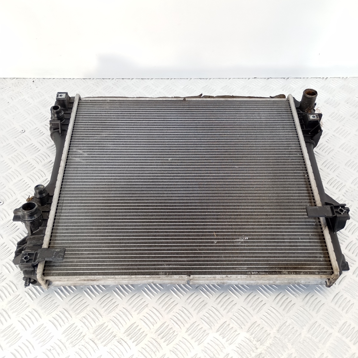 Radiatore Acqua Jaguar XF 3.0D V6 Automatico X250 OEM Diesel - immagine 7