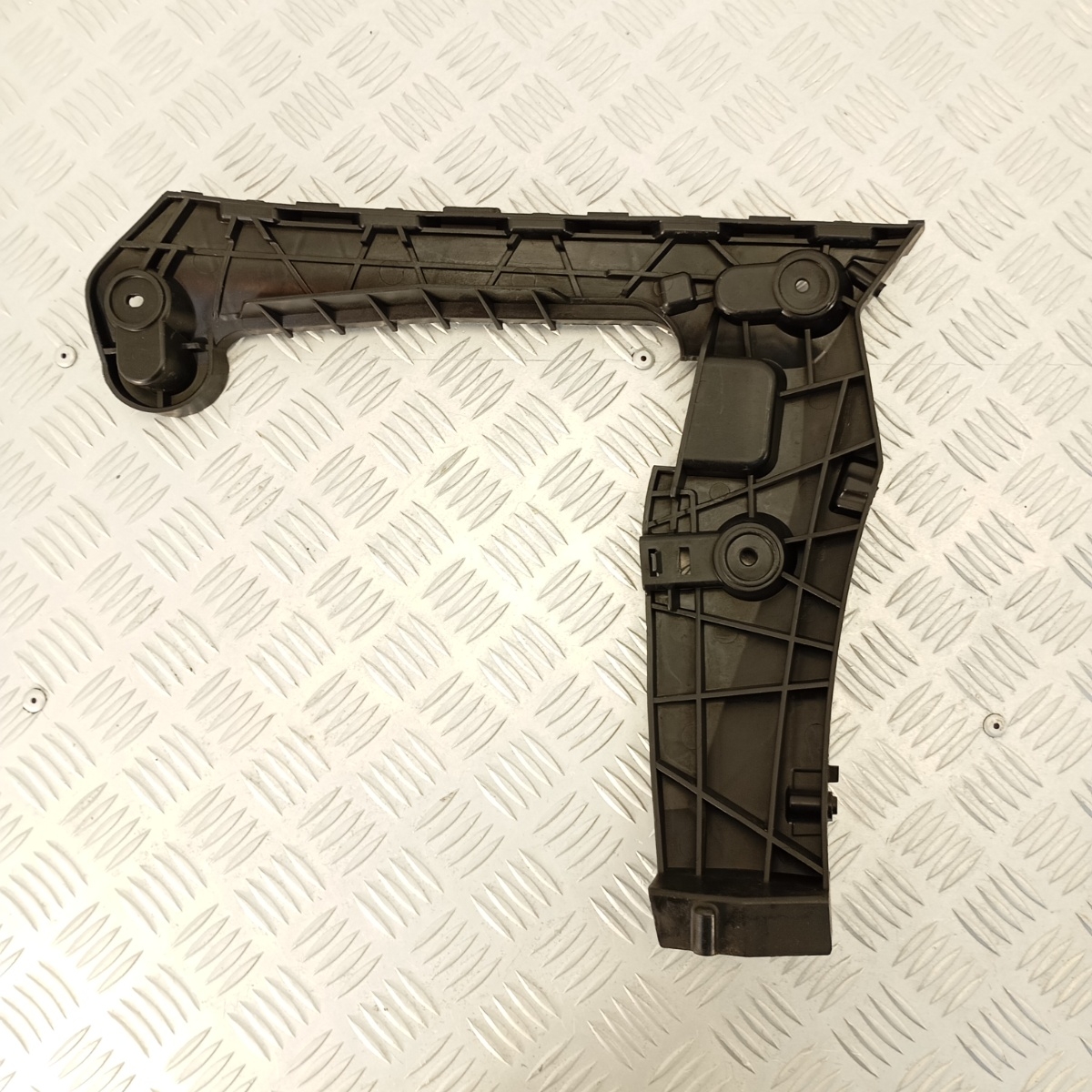 Supporto Paraurti Posteriore SX Audi A4 B9 Avant 2015–2022 OEM 8W9 807 453 C