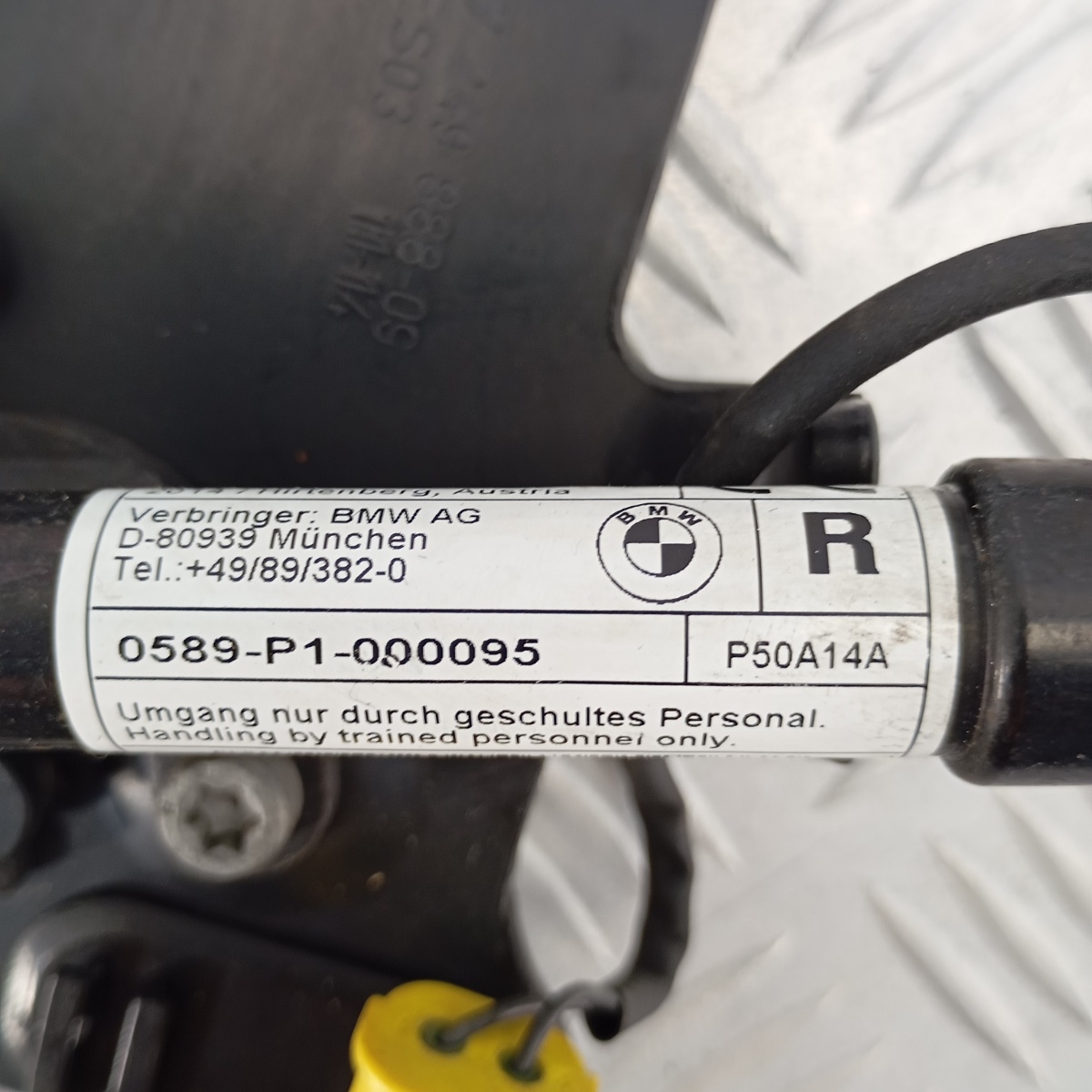 Cerniera Cofano Attivo Destra BMW F10 F11 OEM AR7263056 con Attuatore - immagine 10