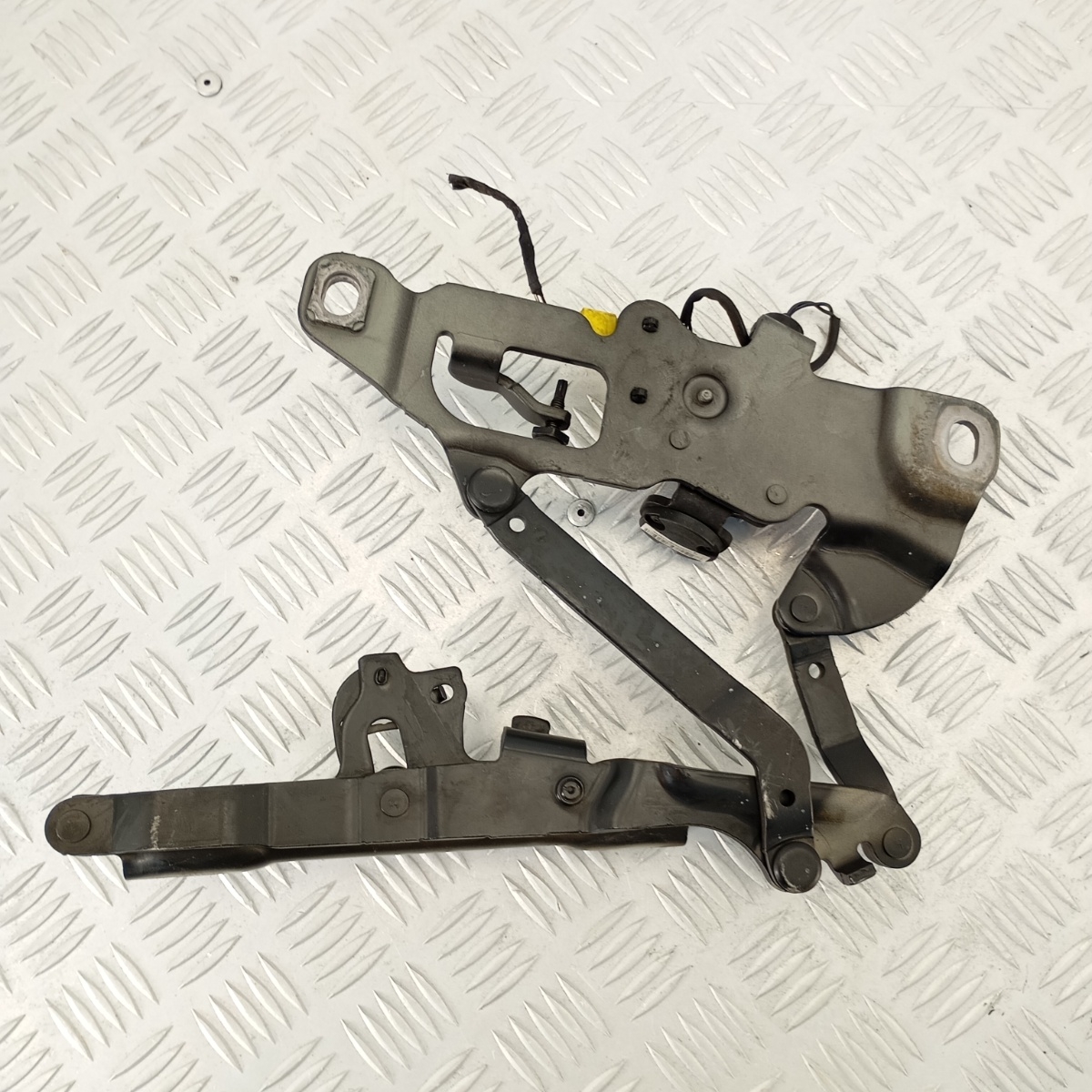 Cerniera Cofano Attivo Destra BMW F10 F11 OEM AR7263056 con Attuatore - immagine 6