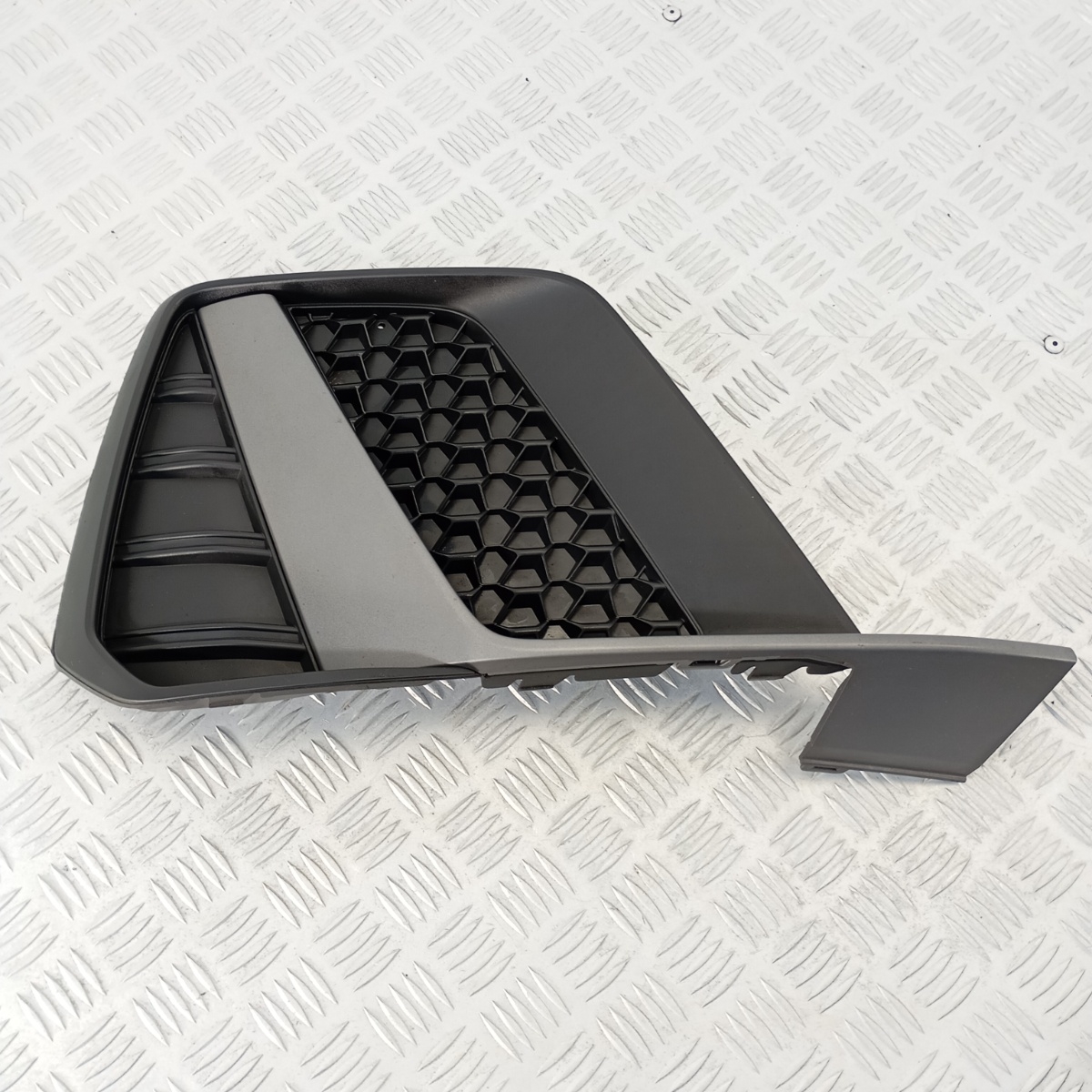 Griglia Destra Paraurti Anteriore Audi A1 GB S-Line 18–22 82A807682D - immagine 6