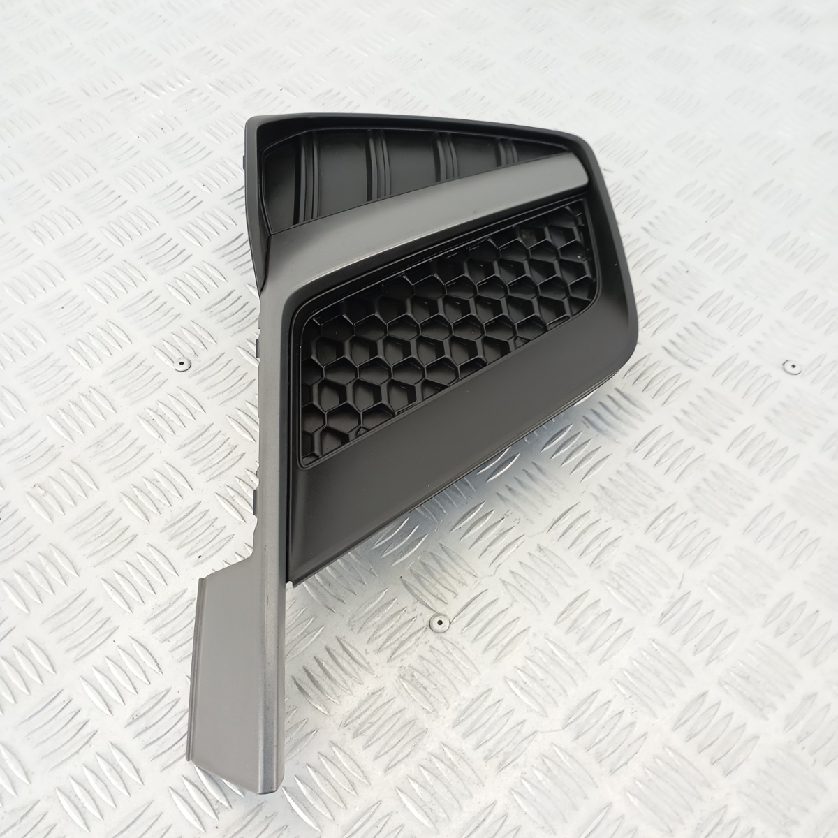 Griglia Destra Paraurti Anteriore Audi A1 GB S-Line 18–22 82A807682D - immagine 4