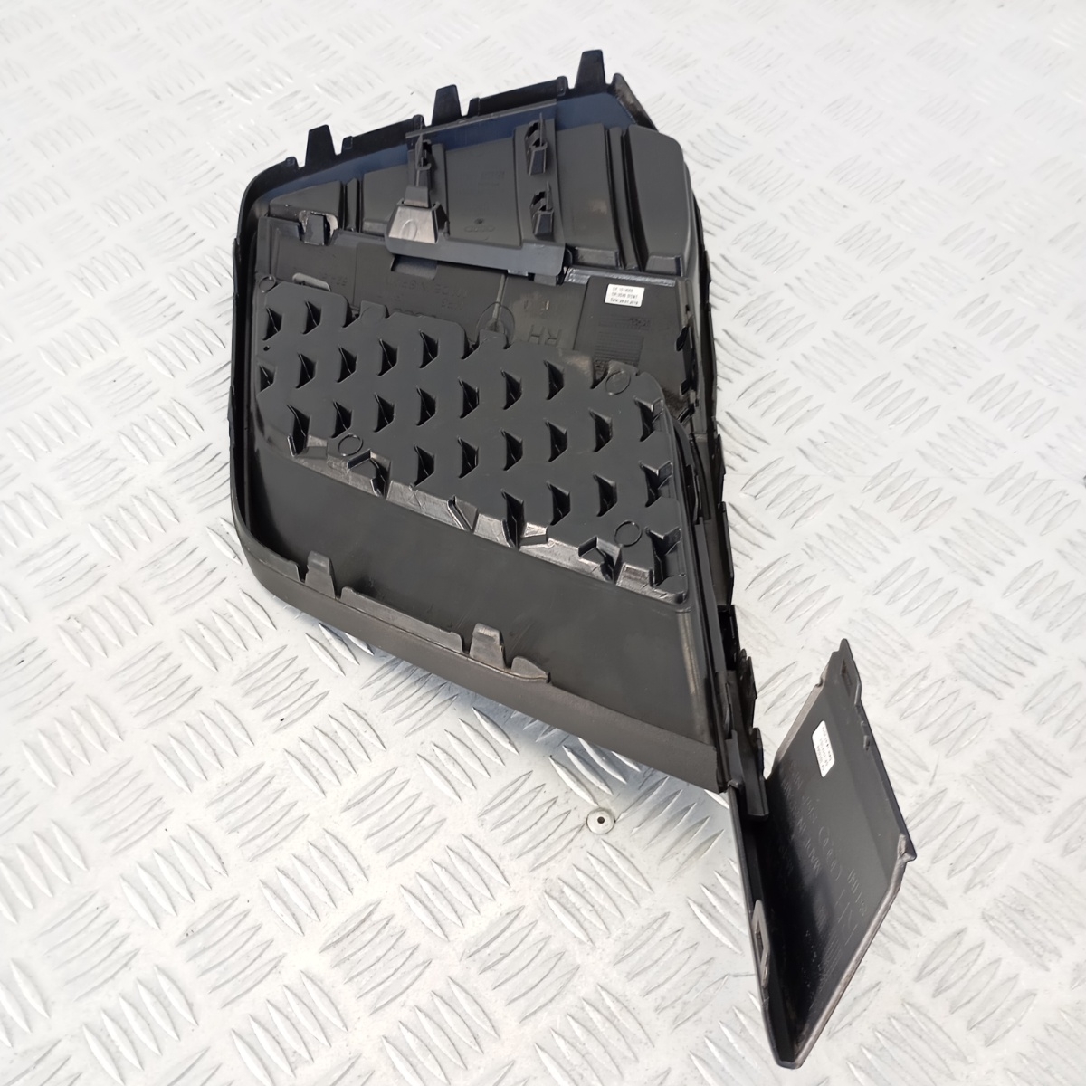 Griglia Destra Paraurti Anteriore Audi A1 GB S-Line 18–22 82A807682D - immagine 3