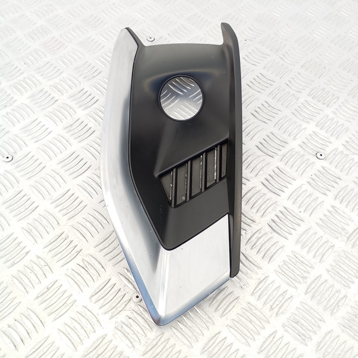 Griglia Radar Anteriore Destra Audi A4 B9.5 2020–2024 OEM 8W0807682AK - immagine 7
