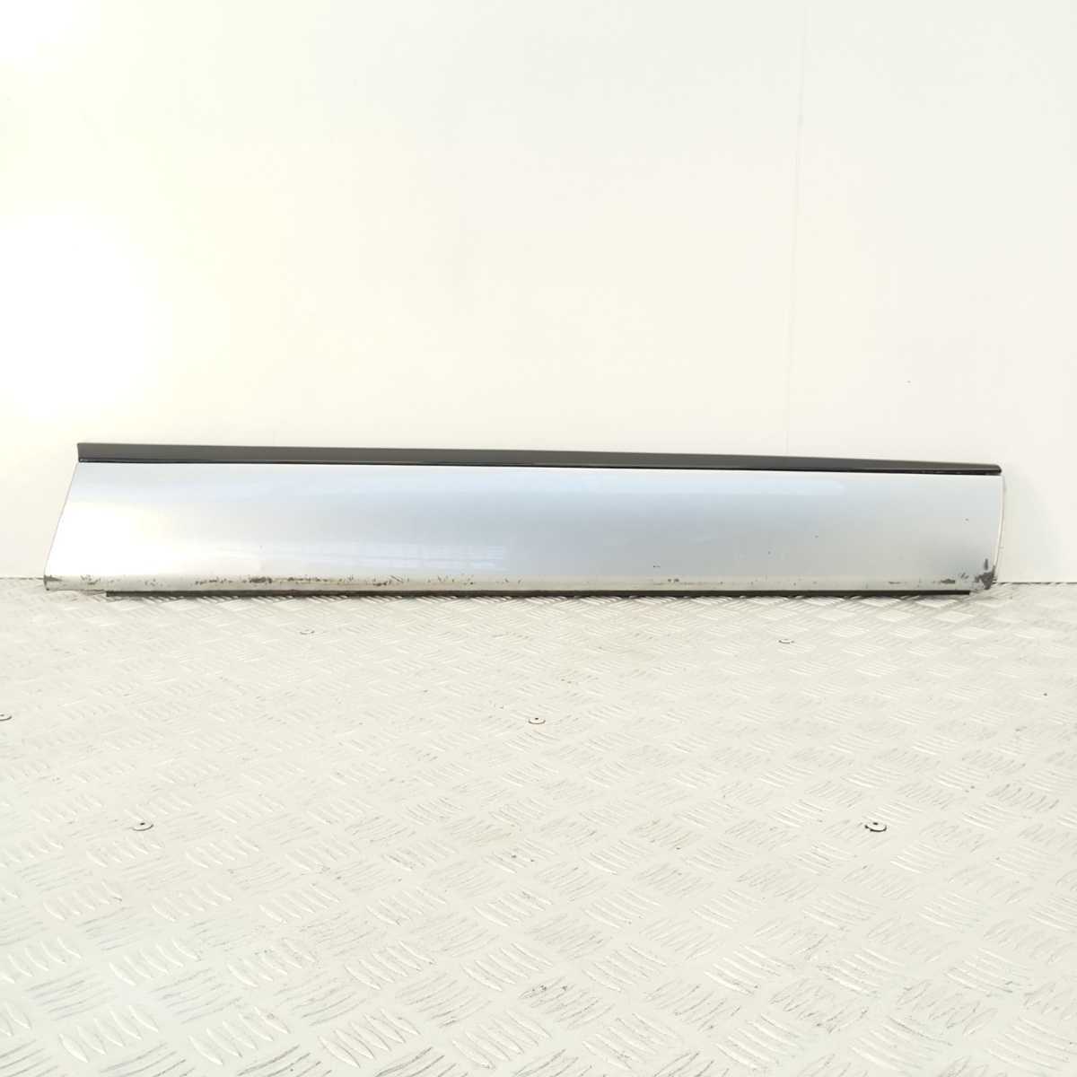 Modanatura Anteriore Destra Jaguar F-Pace X761 16>23 HK8M21064ABW