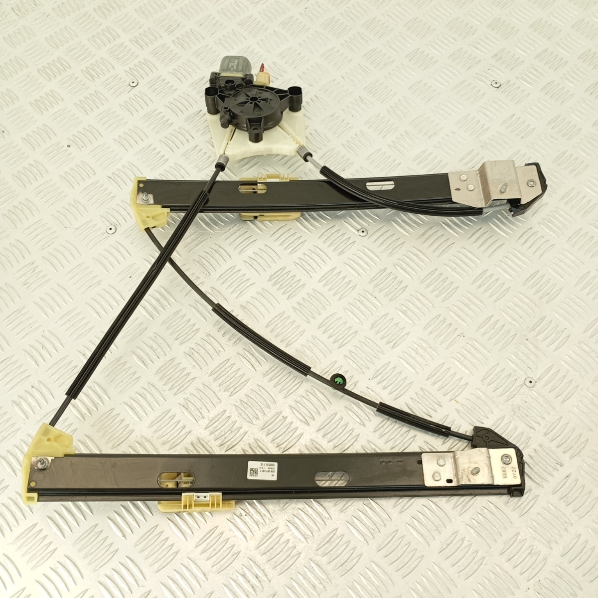 Alzacristalli Anteriore Sinistro VW T-Roc 2020 2GA837461F Bosch - immagine 4