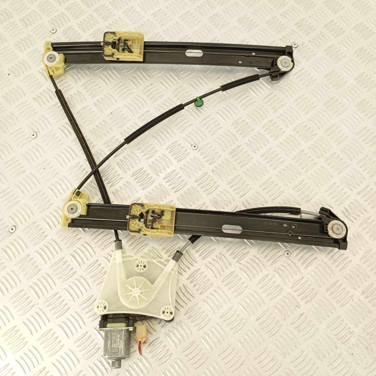 Alzacristalli Anteriore Sinistro VW T-Roc 2020 2GA837461F Bosch - immagine 2